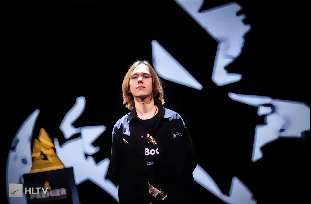 数学轶事：解析“拉普拉斯”对博弈中随机事件的决定论阐述。（数学逸闻：拉普拉斯如何以决定论诠释博弈中的随机性）