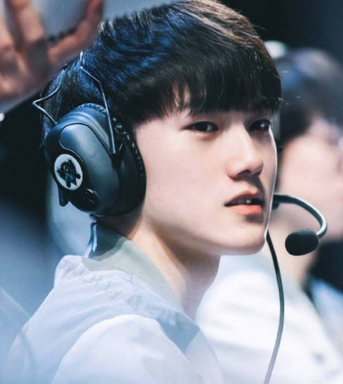 德州扑克高手反而玩得少（真正的德州扑克高手并不常出手）